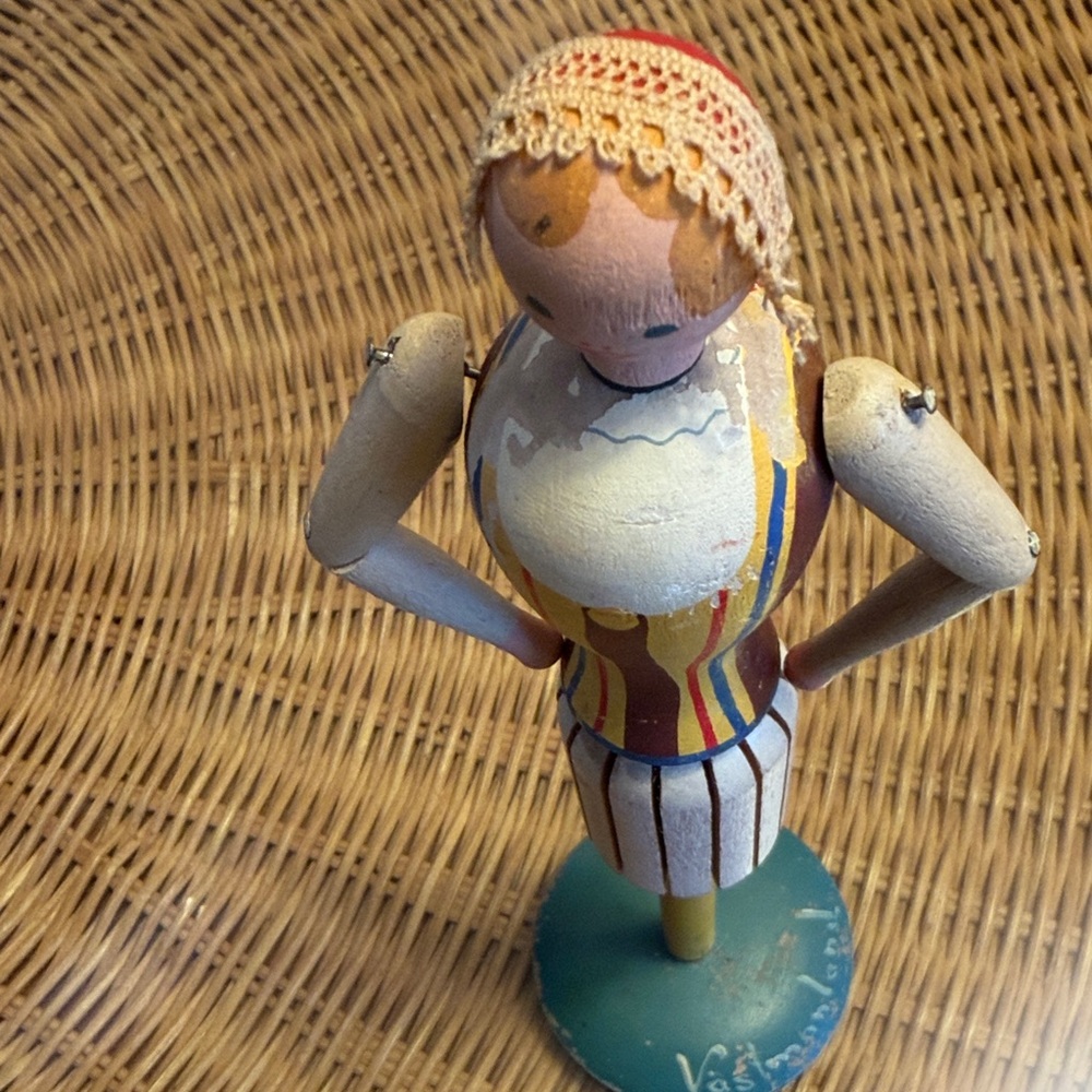 VINTAGE SWEDISH FOLK ART HAND PAINTED WOOD LADY DOLL NAPKIN HOLDER DRESS